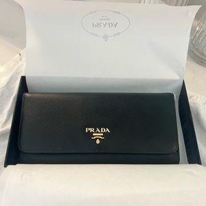 Prada Milano Large Leather Wallet with Box , bag and cards!!! Saffiano